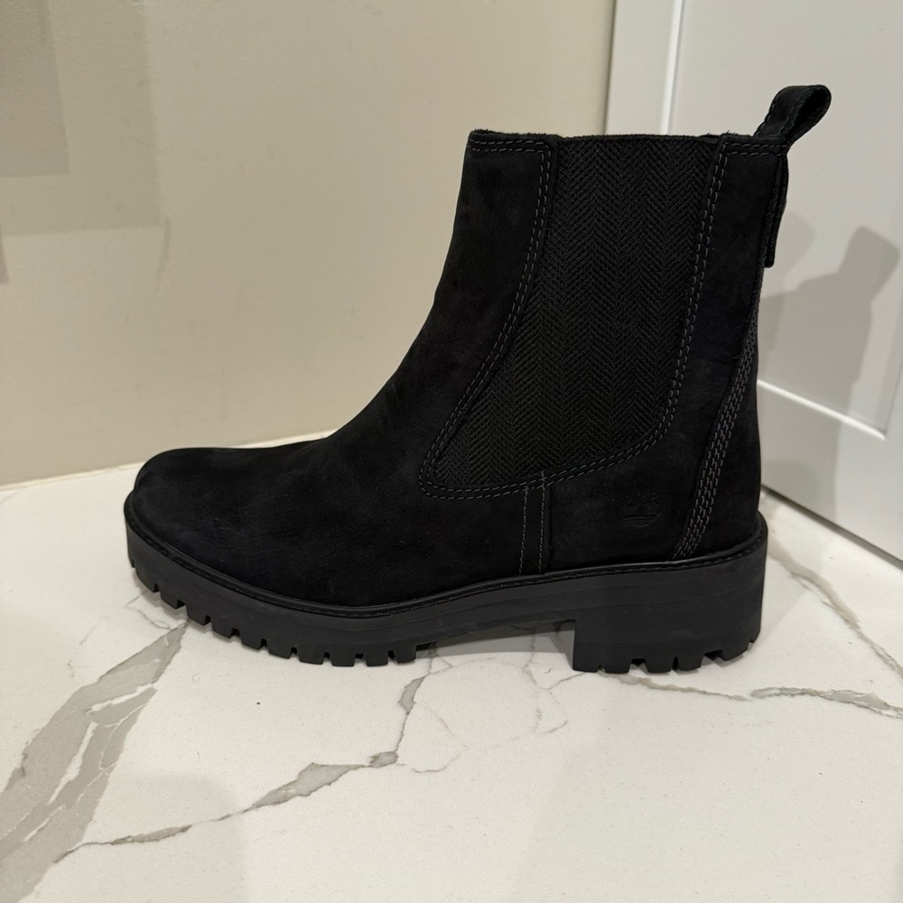 Timberland , Women's Black Nubuck leather Courmayeur Boots, Size 8.5 - Picture 3 of 10
